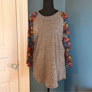 🎉 LuLaRoe Randy Tee Multicolor Sleeves